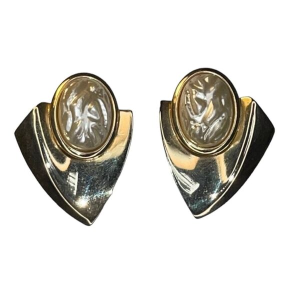 Vintage 80s Faux Fresh Water Pearl Earrings Gold Tone Metal Abstract - Picture 1 of 4